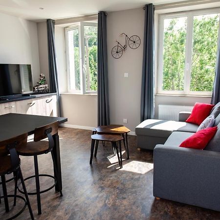 La Batisse L'Arbre Beige Lägenhet Le Petit-Abergement Exteriör bild
