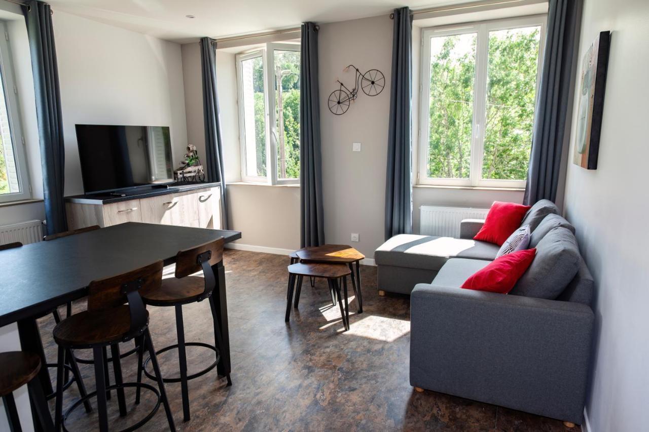 La Batisse L'Arbre Beige Lägenhet Le Petit-Abergement Exteriör bild